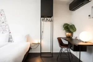 Mabi room plush triple closet - Mabi City Centre Hotel Maastricht