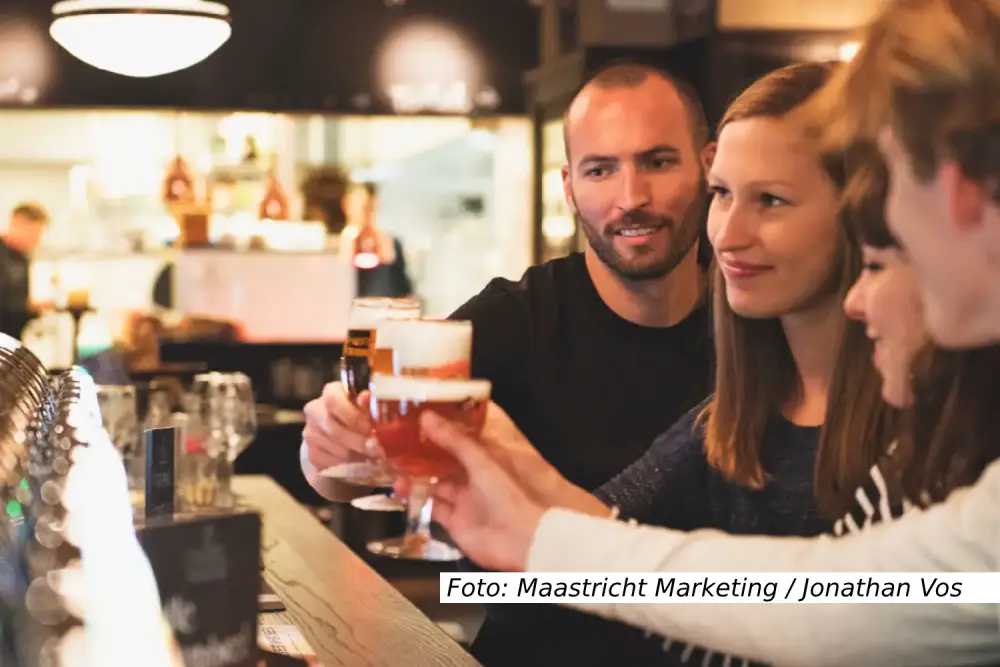 Proosten groepsevent bier - Maastricht Marketing